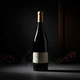 Botella de vino elegante, fotografía oscura en general.
